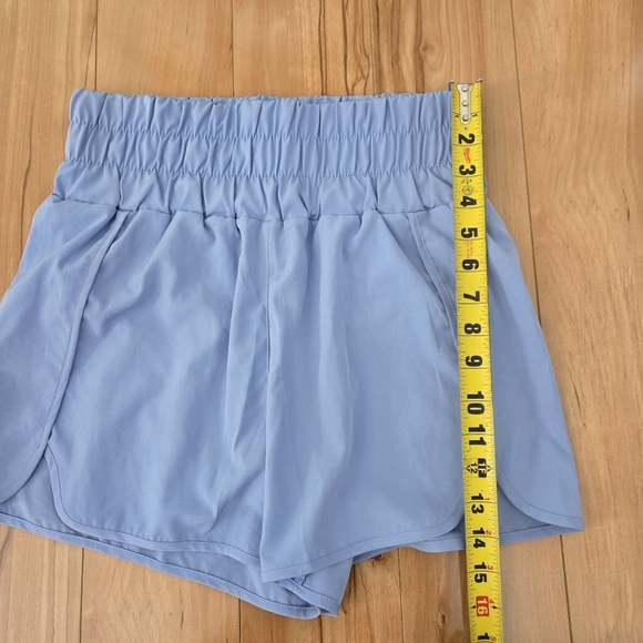 New in Active Stretch Shorts Light Blue Size Large - Picture 10 of 10